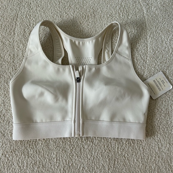 Fabletics Other - Fabletic Women's Cream Sports Bra
